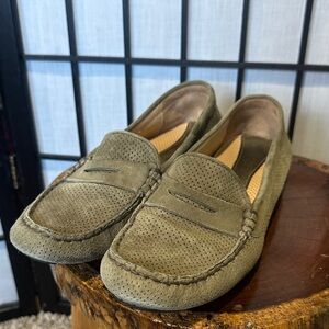 Vaneli Women's 8.5 Olive Suede Driving Shoe Loafers EUC